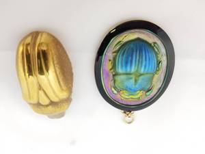 lot 120 image: 2 Glass Scarbs, David Lotton and Rene Lalique