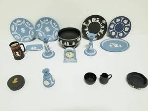 lot 129 image: Group of 16 Wedgewood Jasperware Pieces