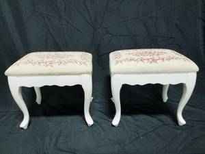 lot 194 image: Pair of Footstools
