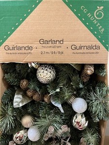 lot 19 image: New CG HUNTER GARLAND Pre-Lit With 90 LED LIGHTS 2006183 - White  Green