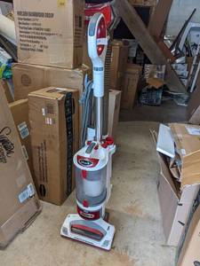 lot 110 image: Shark NV501 Rotator Professional Lift-Away Upright Vacuum
