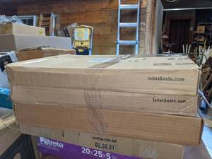 lot 128 image: 3 White Elongated Toilet Seats