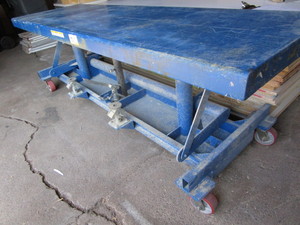 Hydraulic Post Table