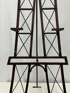 lot 14 image: Interesting Metal Eiffel Tower Easel - 5.4 Feet Tall