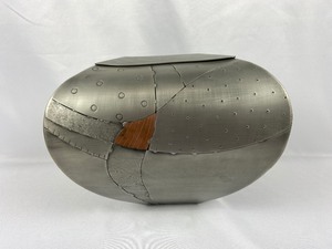 lot 69 image: Mixed Metal Planter by Jon Michael Route (1998) - Stunning Pewter with Brass Accents
