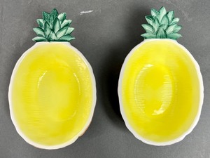 lot 171 image: Fruitastic Strawberry, Banana, & Pineapple Bowls