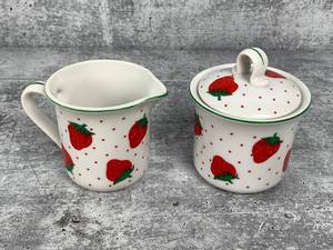 lot 125 image: The Strawberry Lot - Cream and Sugar, Butter Tray, Pie Dish and Glass Strawberry