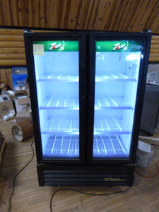 lot 3 image: True Double Glass Door Cooler