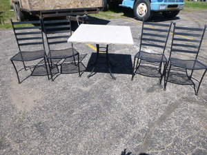lot 27 image: Outdoor Patio Table with 4 Chairs