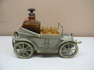 VINTAGE GOLDEN CROWN Old Fashioned Car-Decanter And 4 Shot Glass Music Box - Man Cave Piece - VERY COOL - SEE PICTURES