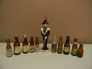 VINTAGE LIQUORE GALLIANO 9 DECANTER & COLLECTION OF MINI BOTTLES - NICE SET - SEE PICTURES