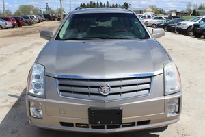 lot 21 image: 2004 Cadillac SRX V8 AWD