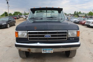 lot 23 image: 1989 Ford F-250