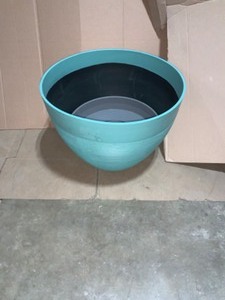 Unbranded Decatur 22 in. Haze Resin Planter Pot. See Pictures