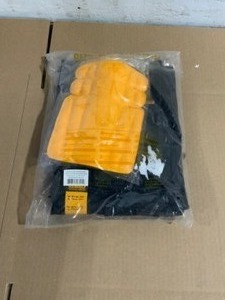 DEWALT ProTradesman Combo Mens 32 in. W x 31 in. L Black PolyesterCottonElastane Stretch Work Pant with Knee Pad. See Pictures