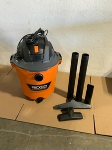 RIDGID 12 Gal. 5.0-Peak HP NXT WetDry Shop Vacuum with Filter, Hose and Accessories. See Pictures