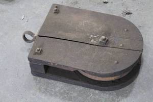 Vintage 9 Pulley and Block