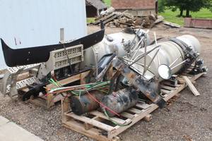 lot 826 image: 1996 Freightliner Semi Parts - Gas Tanks, Air Tanks, Steps, Side Mirrors, Roof Spoiler and various wiring
