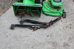 lot 863 image: Blue Ox Aventa II BX7335 RV Car Tow Bar 2 Receiver