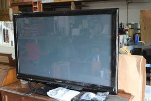 Panasonic Flatcreen TV with Remote Control