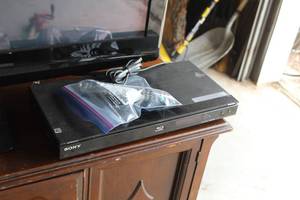 Sony BDP-S360 Blu-ray Disc  DVD Player with Remote Control