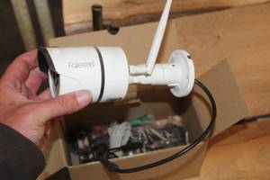 Faleemi 1080P Outdoor Security Camera (in original box)