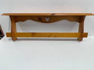 Quilt Hanging Shelf