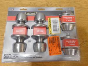 lot 28 image: Defiant Brandywine Stainless Steel Single Cylinder Keyed Entry Project Pack