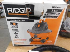 lot 84 image: RIDGID 6 Gal. 3.5-Peak HP NXT WetDry Shop Vacuum with Filter, Hose and Accessories