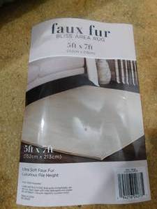 lot 92 image: Faux Fur Bliss Area Rug 5x7