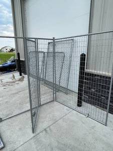 lot 59 image: Dog Kennel Panels