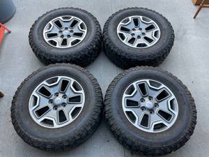 lot 66 image: 2015 Rubicon Wheels and Tires