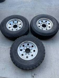 lot 67 image: 1999 Ford F-250 Wheels