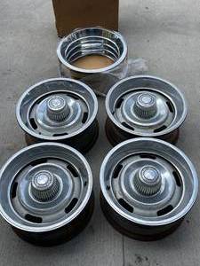 lot 71 image: Camaro Wheels and New Rings