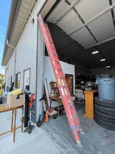 lot 75 image: Werner 28 ft Extension Ladder