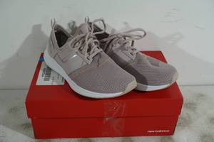 lot 81 image: New Balance Nergize Training Shoes - Womens 8 B