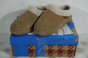 lot 82 image: Leather Goods by Muk Luks Shoes - Womens 6