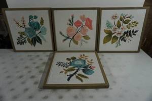 lot 91 image: Wood Framed Decorative Floral Wall Hangings