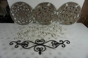 lot 94 image: Decorative Wall Hangings