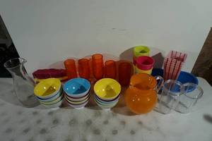 lot 41 image: Assorted Dishes - All Plastic - Great for Cabin or Camping