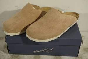lot 186 image: NEW Universal Thread Bev Flats Shoes - Womens 9.5
