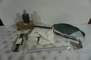lot 151 image: Assorted Home Dcor - Curtains, Trays
