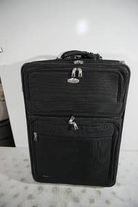 lot 30 image: Luggage and Bags - Multiple Pieces