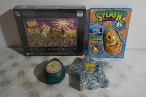 lot 48 image: NEW Minnesota Vikings US Bank Stadium Puzzle, Games