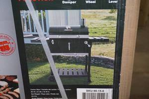 lot 213 image: NEW Royal Gourmet 24 Charcoal Grill