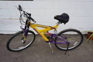 lot 221 image: Concord Black Canyon Full Suspension Mountain Bike
