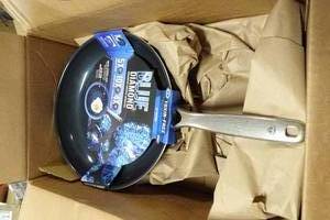 lot 49 image: NEW Blue Diamond 12 Fry Pan