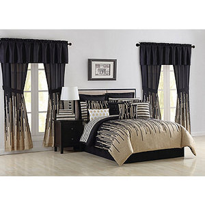 lot 128 image: Gilda 30 Piece Comforter Set - Queen