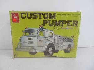 lot 8 image: AMT American LaFrance 1000 Series Custom Pumper