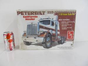 lot 19 image: Vintage AMT Peterbilt 359 California Hauler Semi